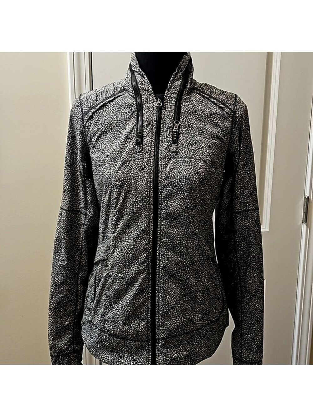 209. Lululemon Spring Forward Jacket